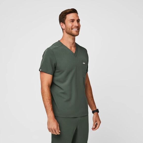 FIGS Men’s Green Leon Three-Pocket Scrub Top™ | NEW/NWT!! - Picture 3 of 11